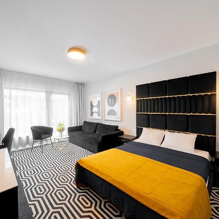 Lulu Apartments - Rosa - Studio Hotelowe Z Klimatyzacja I Konsola Ps4 - Solny Resort โควอบเซก ภายนอก รูปภาพ